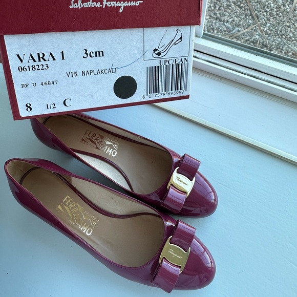 Salvatore Ferragamo Women's Purple Patent Leather Heels - Picture 6 of 6